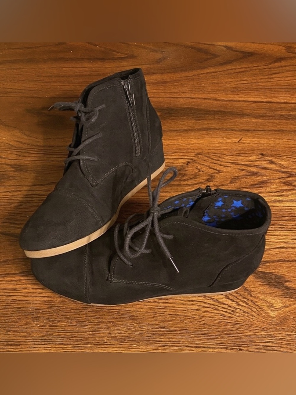 Girls faux suede ankle booties black size 6